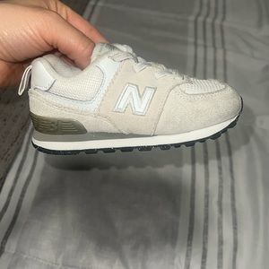New balance toddler unisex shoes 6.5 M